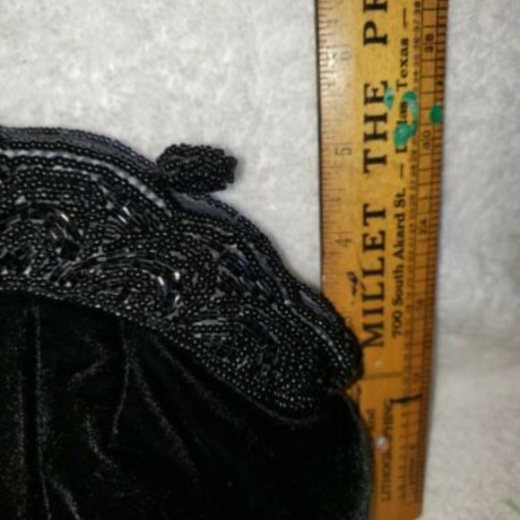 MAGID CLUTCH BLACK VELVET BEADED EVENING COCKTAIL PURSE SATIN LINING WITH POCKET - Picture 6 of 8